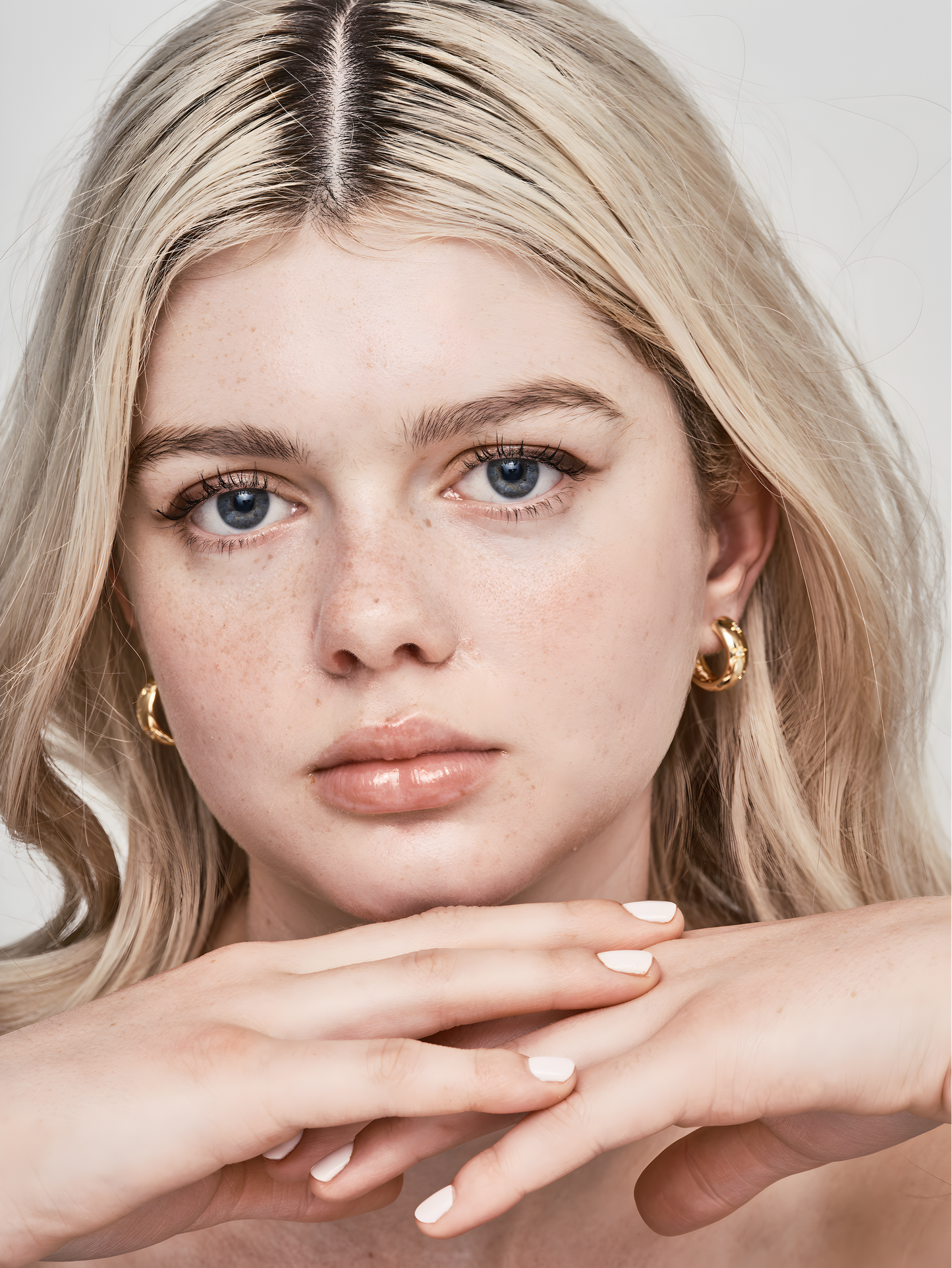 Luminous Star Studded Hoop Earrings Gold